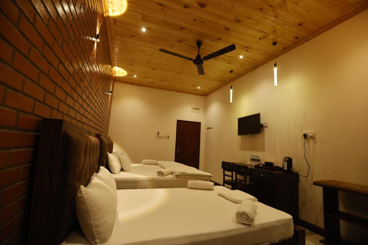 J Hotel Jaffna Exterior photo